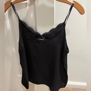 Express Scallop Cami black